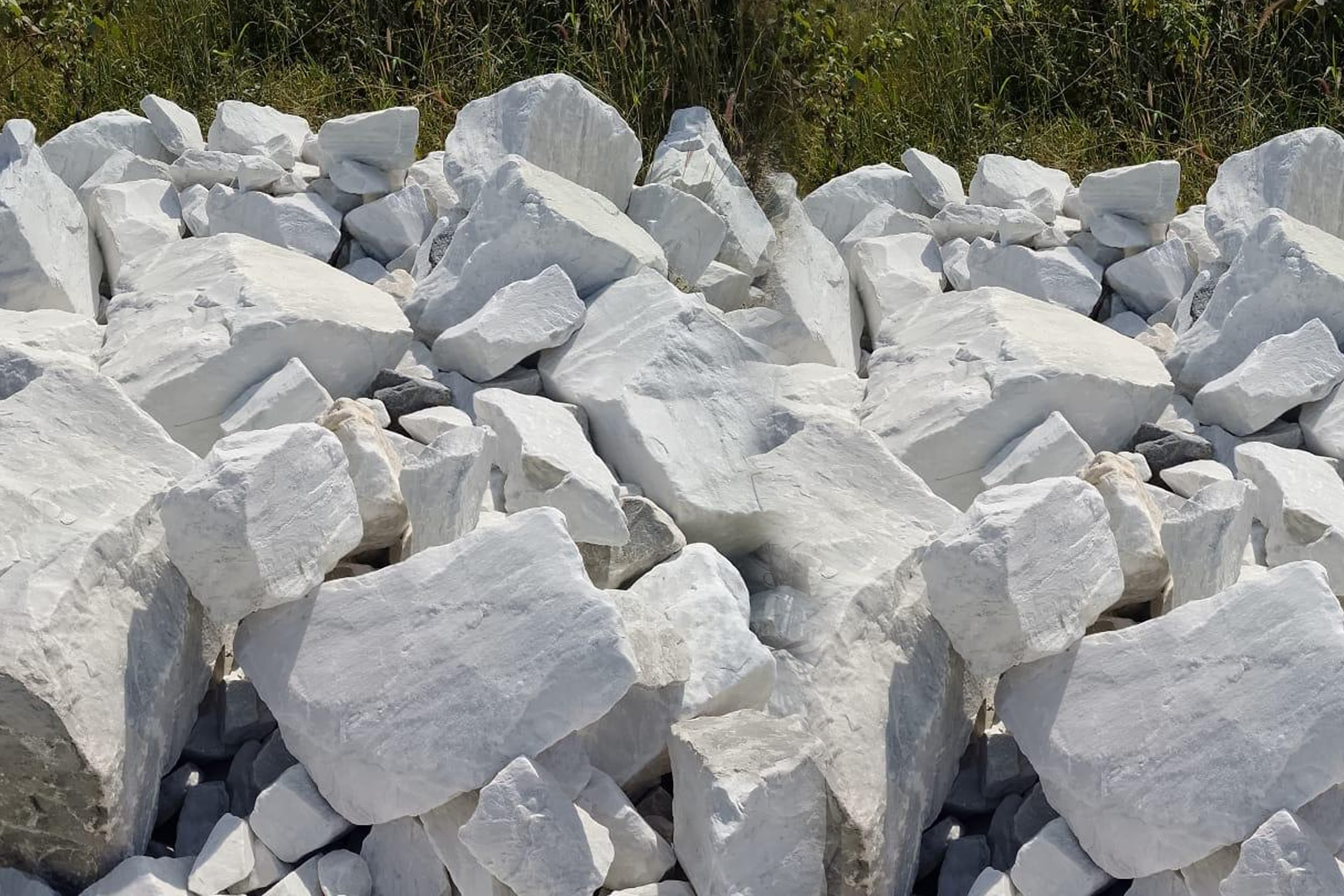 Dolomite for metallurgy and steel production