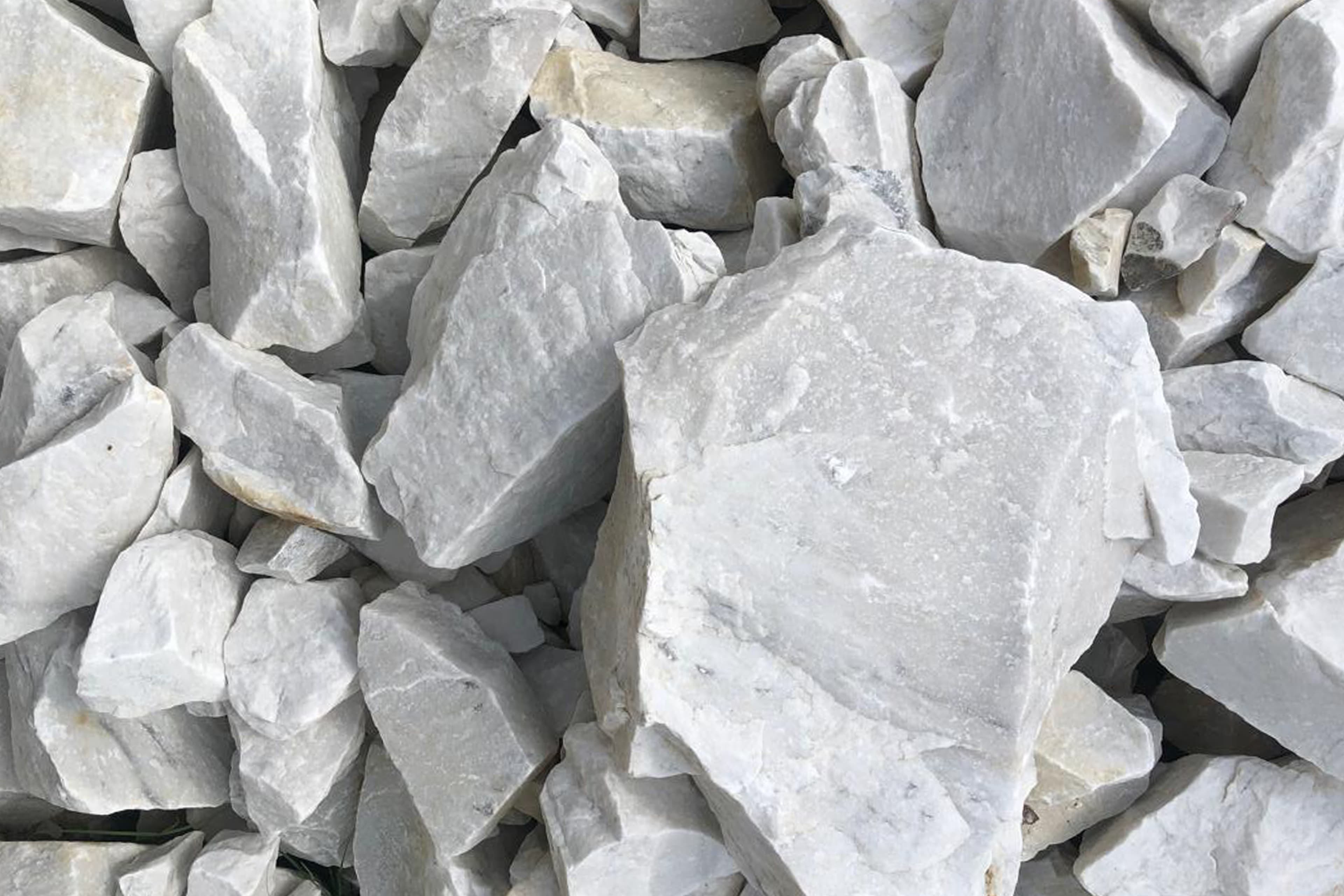 calcium carbonate, Feed-grade limestone for livestock nutrition